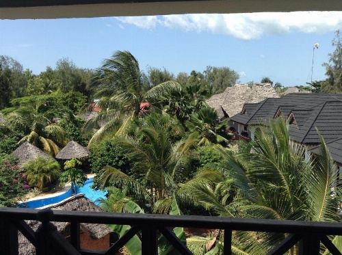Langi Langi Beach Bungalows image 8