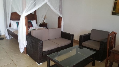Langi Langi Beach Bungalows image 15